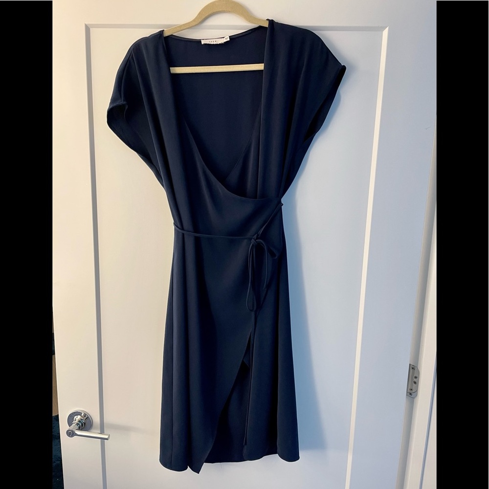 Lush dress with tie